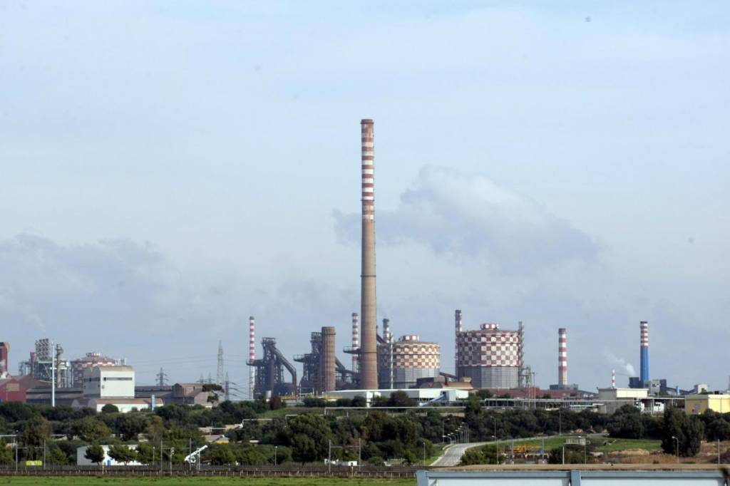 Ilva, 15 operai intossicati