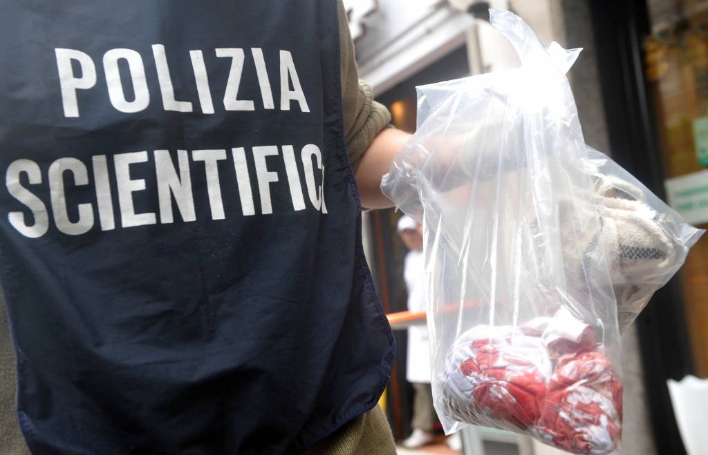 Trovata morta con la testa in un sacchetto di plastica