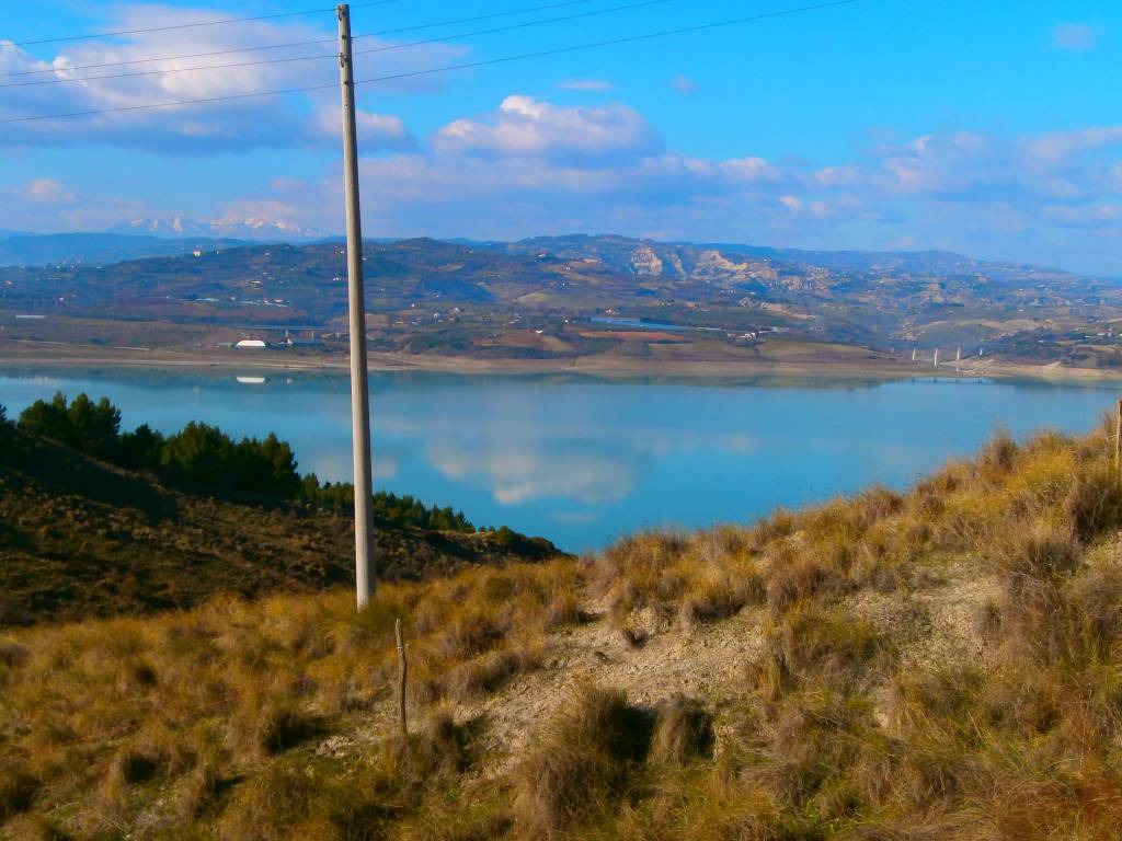 Fotovoltaico sul lago di Senise: “Comune, Parco e Provincia esprimano parere contrario”