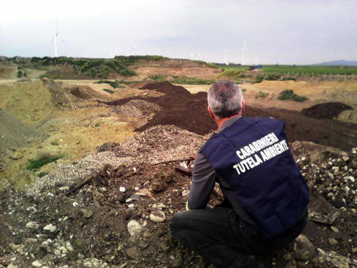 Rifiuti campani sversati nel Vulture Melfese