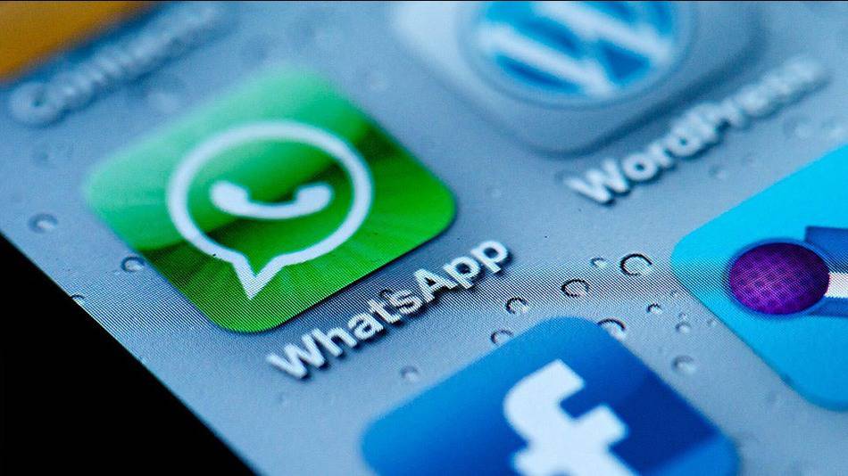 Troppi messaggi in chat, ci si ammala di whatsappite