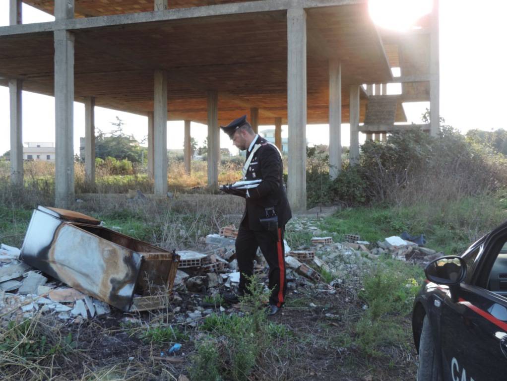 Discarica a cielo aperto a Bernalda