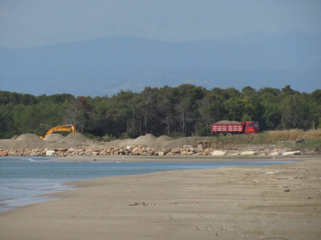 Erosione, sulla costa jonica tre nuove barriere