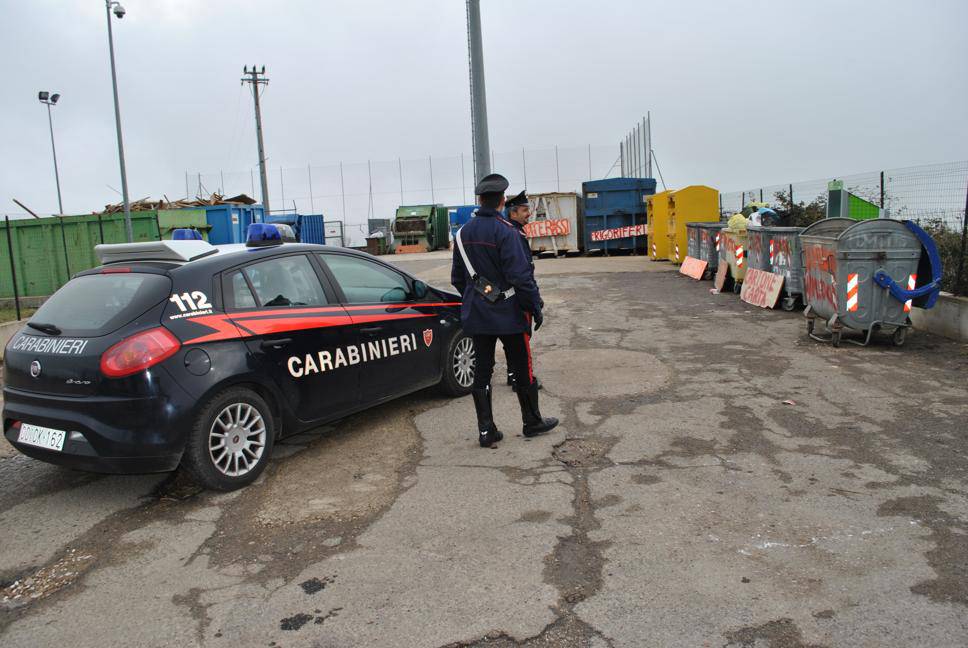 I carabinieri di Irsina sul luogo del furto