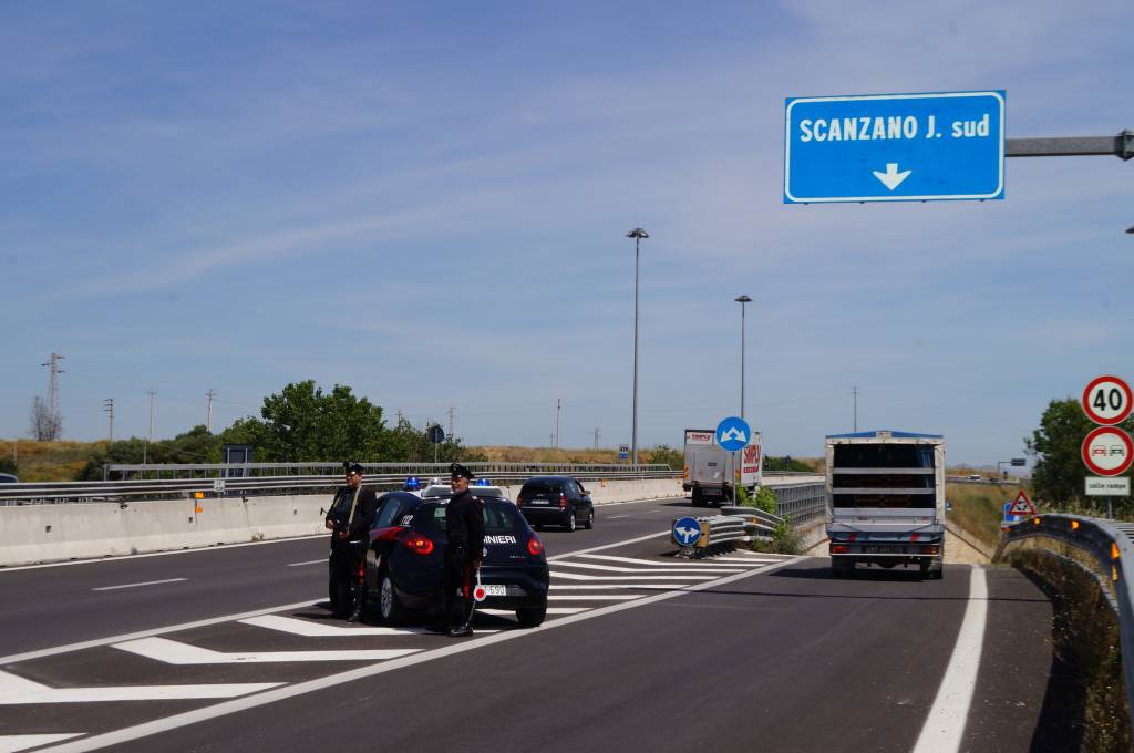 Ruba un autocarro, arrestato 43enne