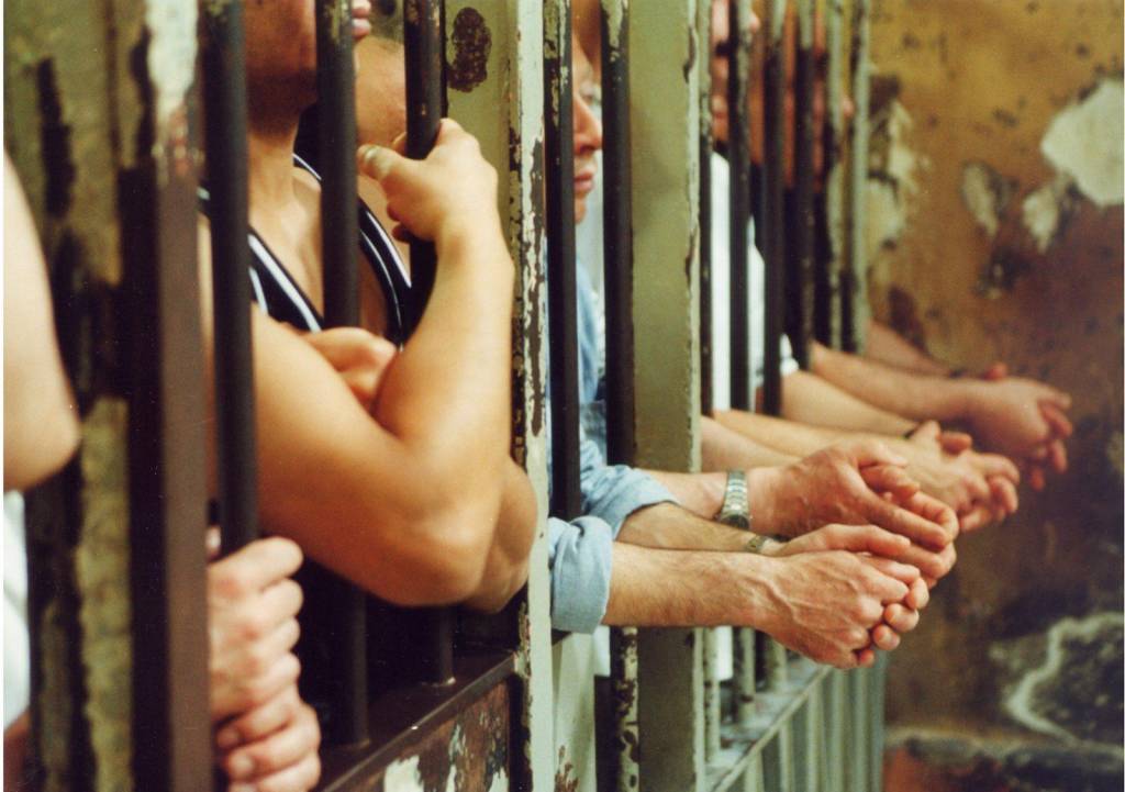 Manca acqua scoppia la protesta in carcere Avellino