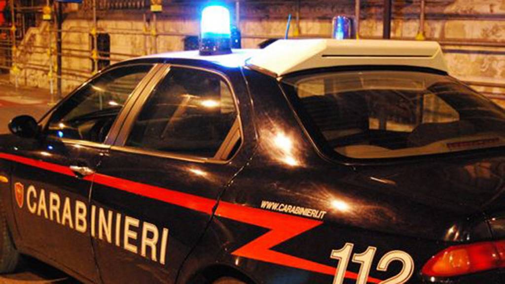 Tenta furto in tabaccheria, arrestato minorenne