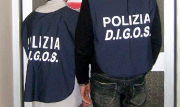 Lucca: agente della Digos arrestato per rapina