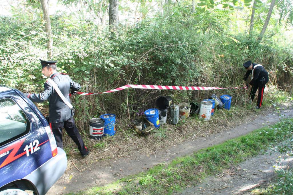 fI carabinieri di Calciano durante il controllo