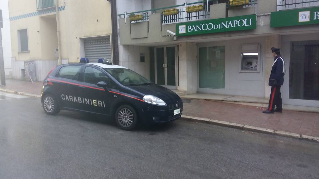 Grassano: bancomat e motorini danneggiati