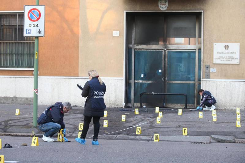 Brescia: ordigno davanti Scuola di Polizia