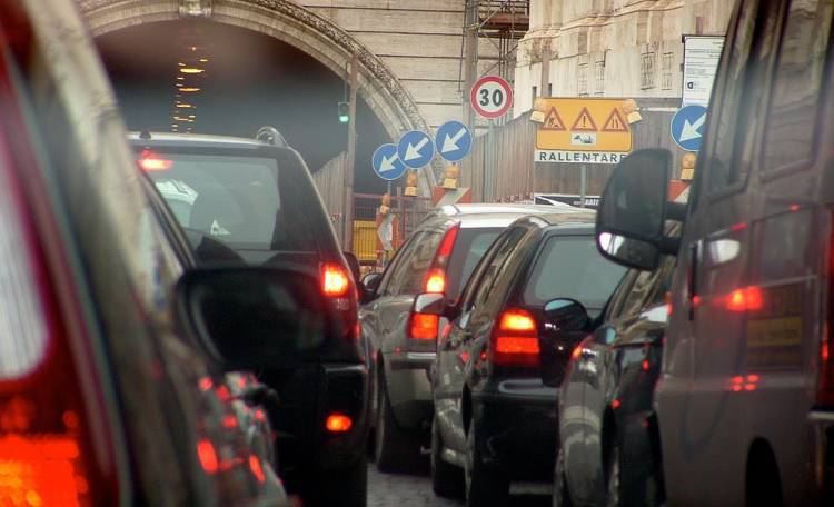 Smog: a Napoli stop auto per sei giorni