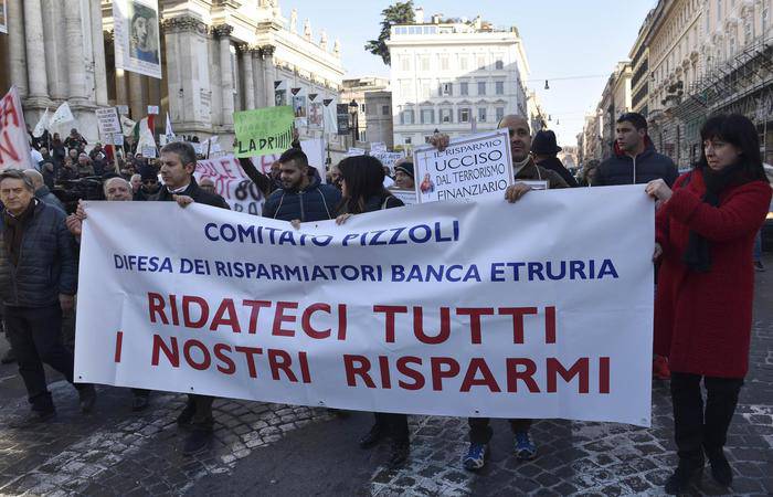 Truffa banche: risparmiatori protestano sotto Bankitalia