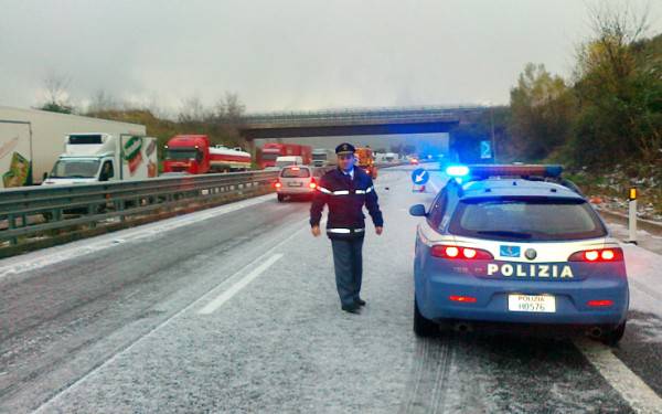 Maltempo: neve su alcuni tratti di strada in Basilicata e Calabria