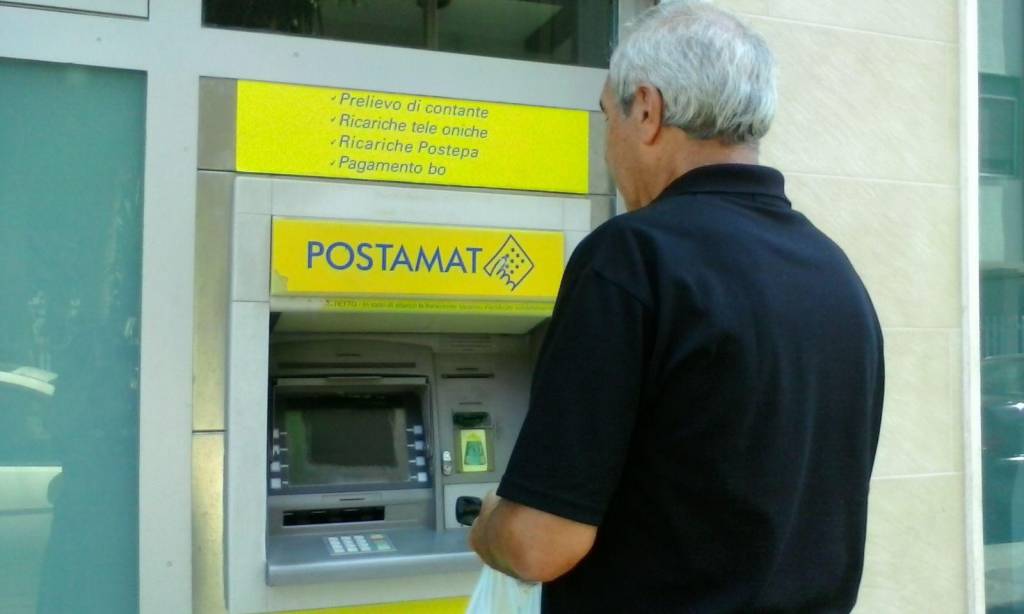 Poste italiane chiude i bancomat della provincia di Matera