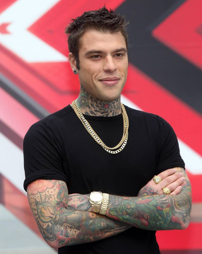 Il rapper Fedez picchiato da un vicino