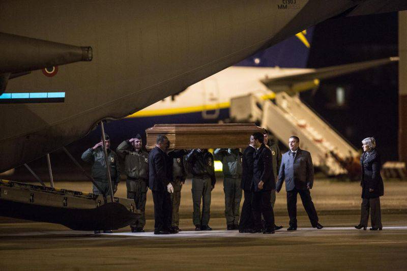 L'arrivo delle salme a Ciampino