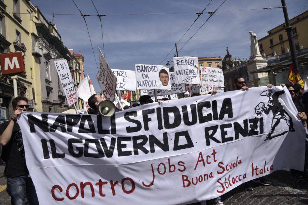 Corteo anti Renzi a Napoli