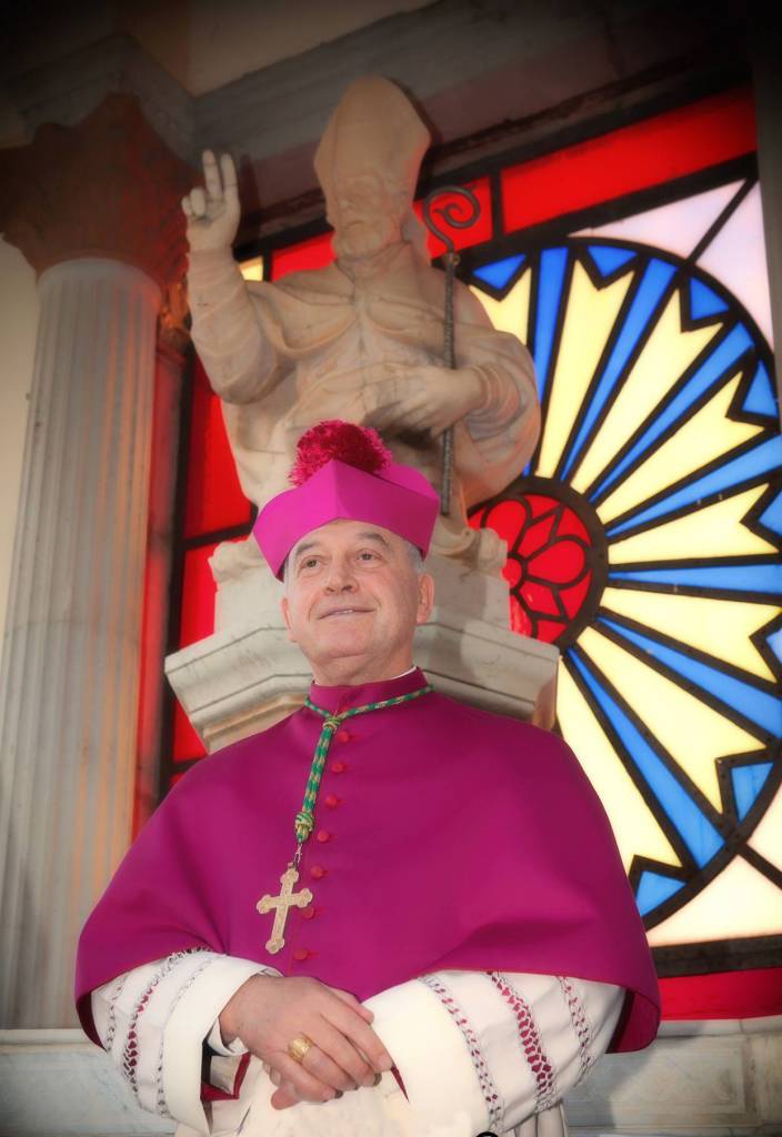 Il vescovo Salvatore Ligorio