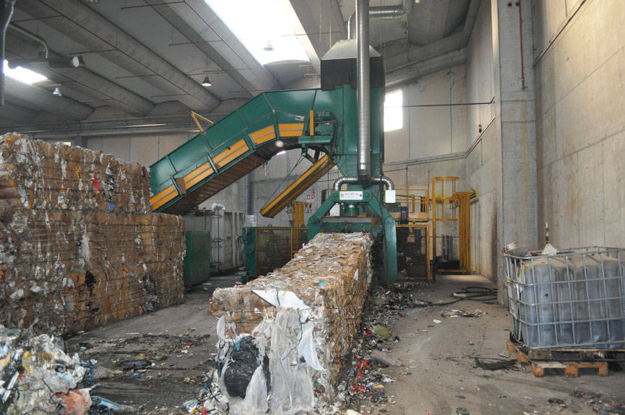 Impianto di stoccaggio rifiuti a San Nicola di Pietragalla, cittadini preoccupati: dannoso per la nostra comunità