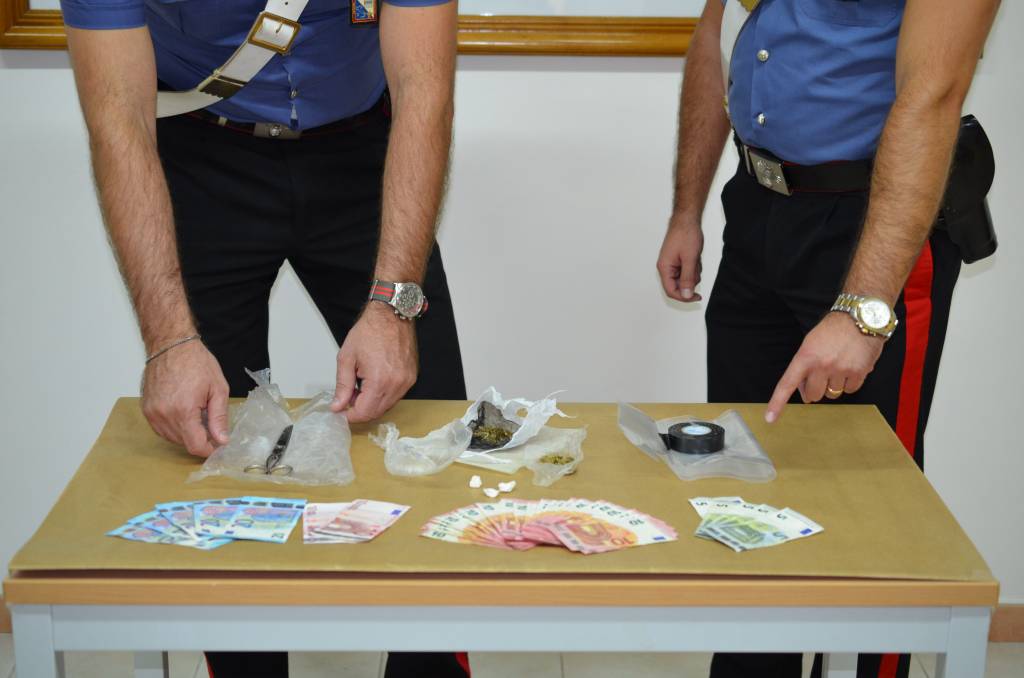 Cocaina e marijuana, due fratelli arrestati a Irsina