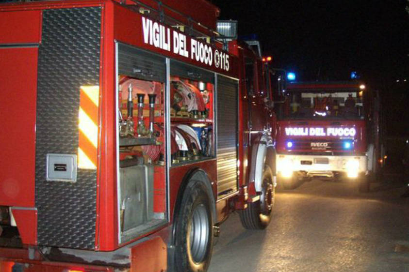 Foggia: incendio in campo bulgari, muore un ragazzo di 20 anni