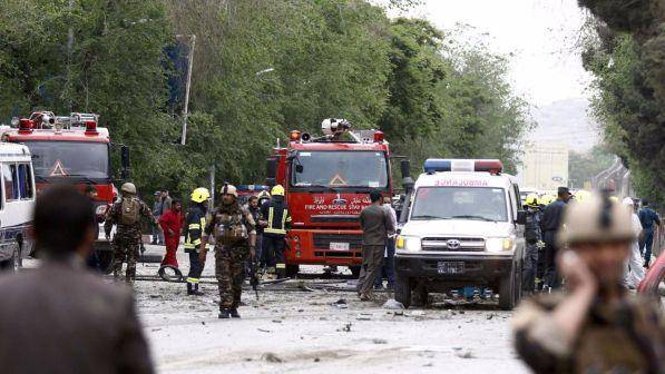 Afghanistan, triplice attentato durante un funerale: almeno 18 morti.