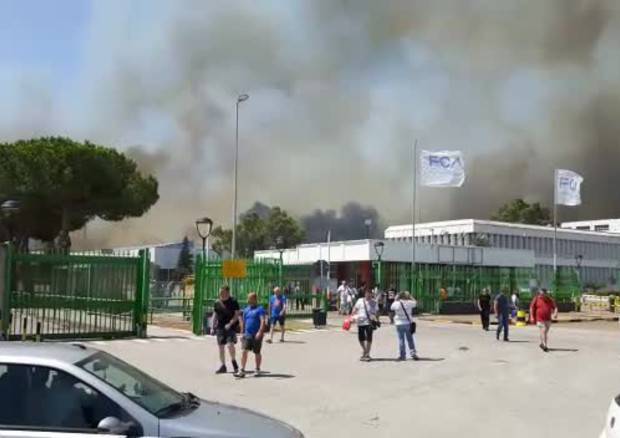 Incendi: evacuato stabilimento Fiat in Molise