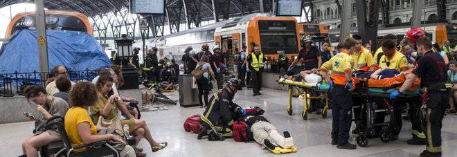 Barcellona: treno contro banchina, 48 feriti