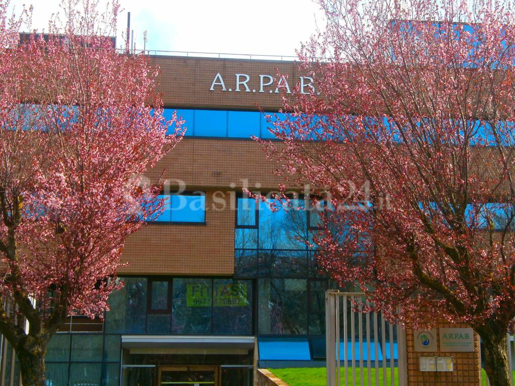 Trasferimento uffici Arpab, Uil Fpl chiede la revoca