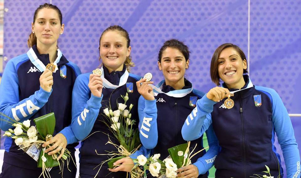 Francesca Palumbo con le compagne di squadra