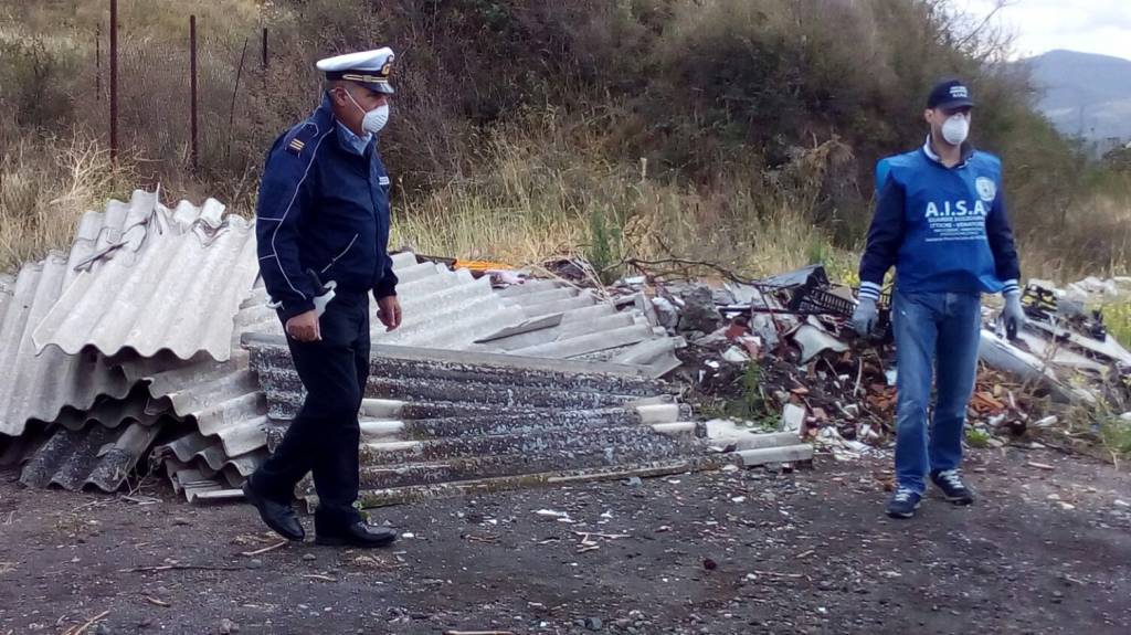 Discarica abusiva di rifiuti speciali sul Monte Vulture, area sequestrata