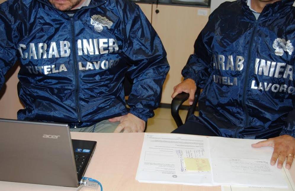 Lavoro nero e mancata sicurezza, controlli dei carabinieri in salottificio di Matera