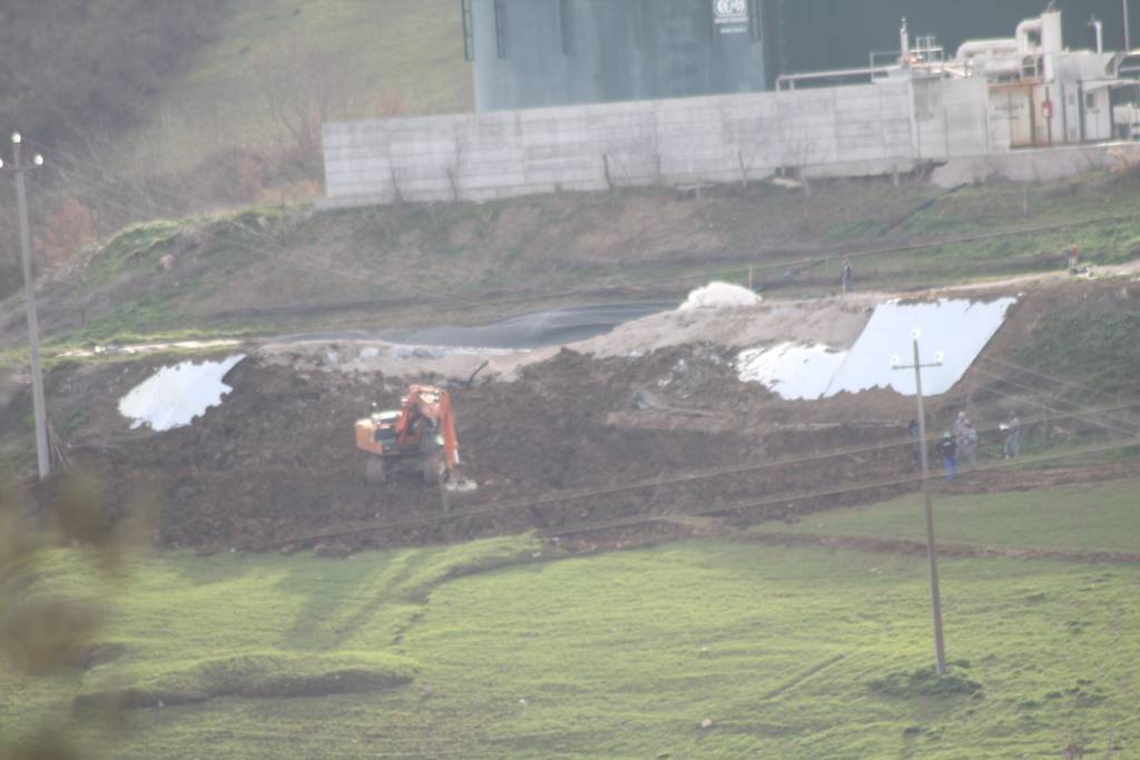 Frana la centrale a biogas di Picerno: ‘Comune, Regione e Procura non vedono e non sentono’