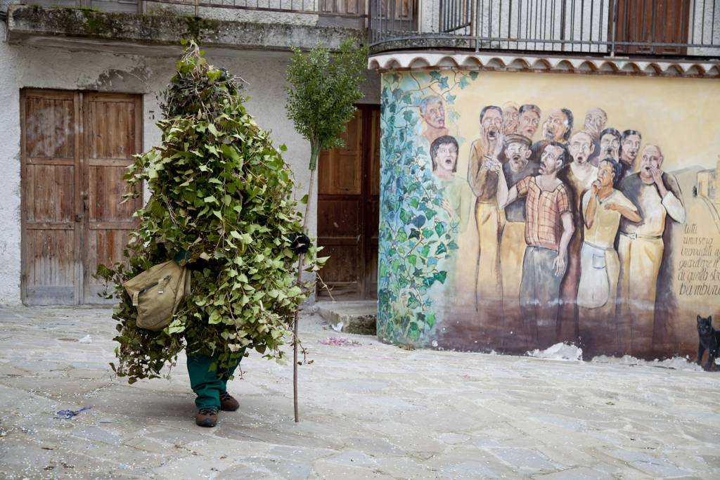 Gli uomini albero di Satriano di Lucania protagonisti a Bologna