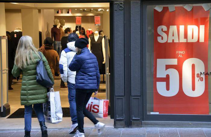 Basilicata: spesa consumi cresce più del reddito nel terzo trimestre, giù i risparmi