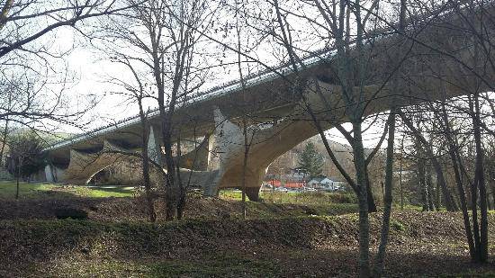 Il ponte Musmeci sul Basento