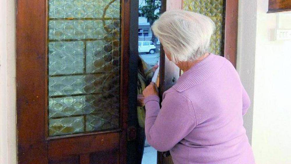 Truffano persone anziane a Matera, arrestati due 21enni campani