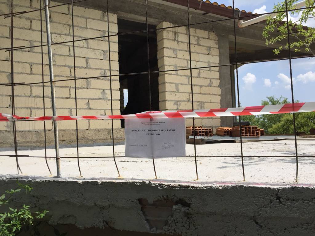 Abusivismo edilizio a Pomarico, denunciate tre persone