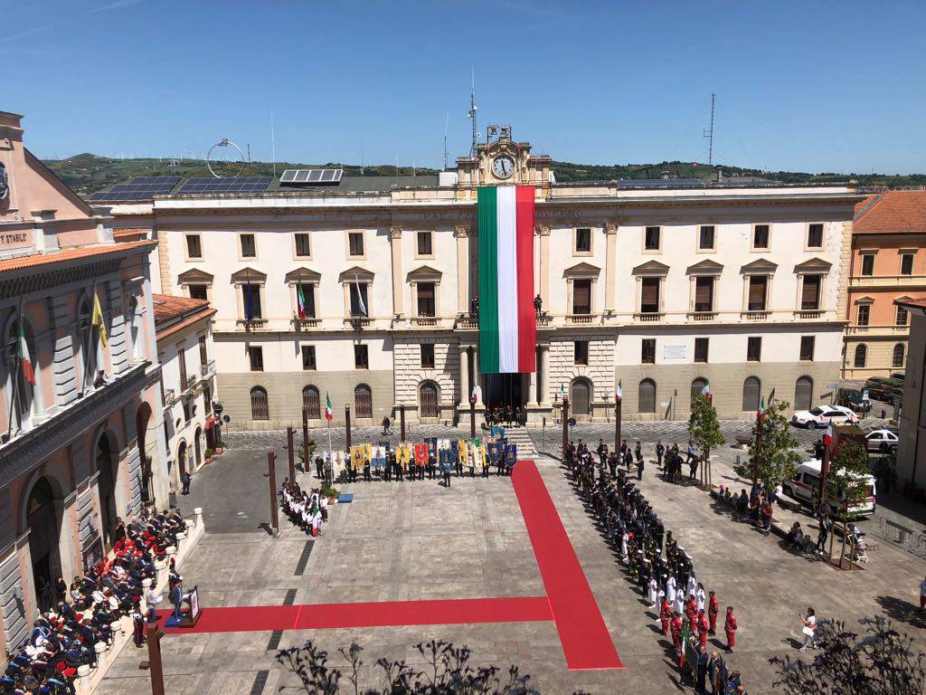 Festa della Repubblica, cerimonia a Potenza. Il messaggio di Mattarella: “dialogo con sindaci e collettività”
