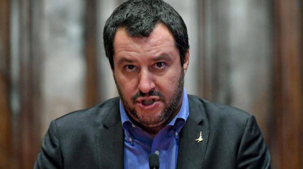 Istigazione all’odio razziale, il ministro Salvini denunciato dal deputato Speranza