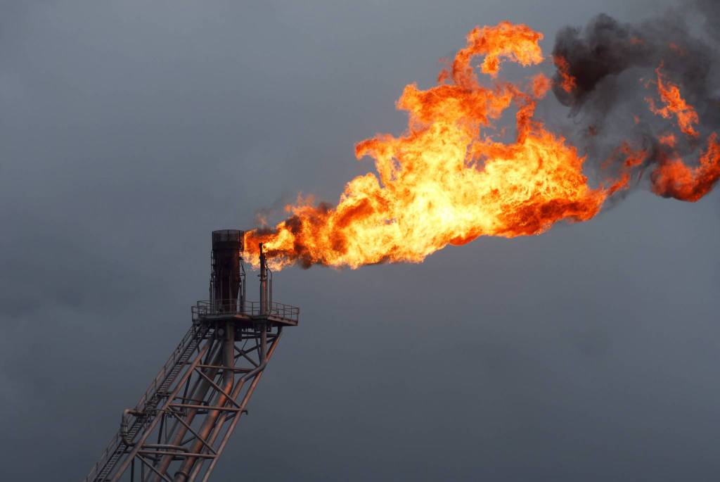 Petrolio, da domani Eni estrarrà in Basilicata senza compensazioni ambientali