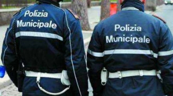 Potenza, Polizia municipale sequestra officina riparazioni Trotta bus