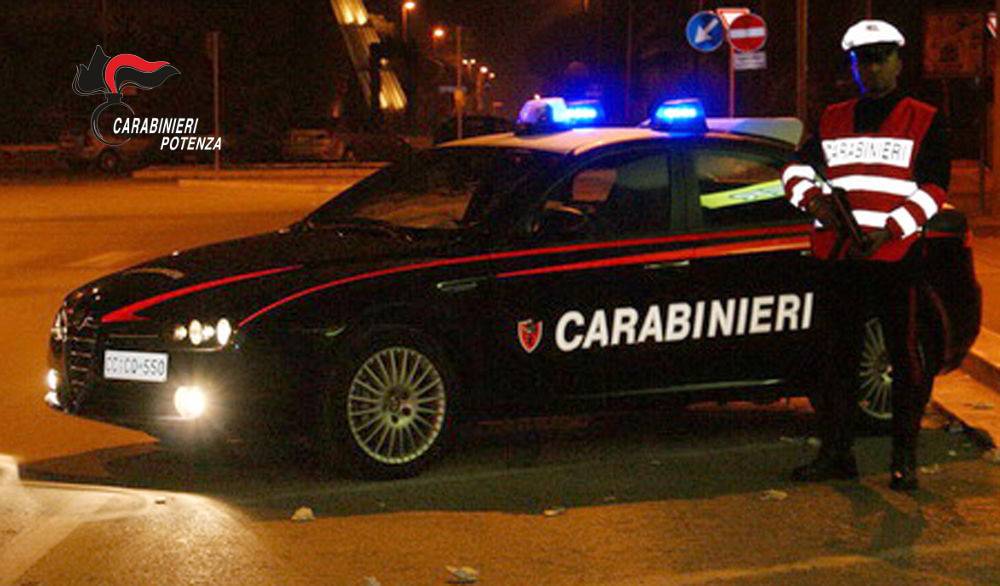 In auto con arnesi da scasso, tre persone denunciate dai carabinieri a Baragiano