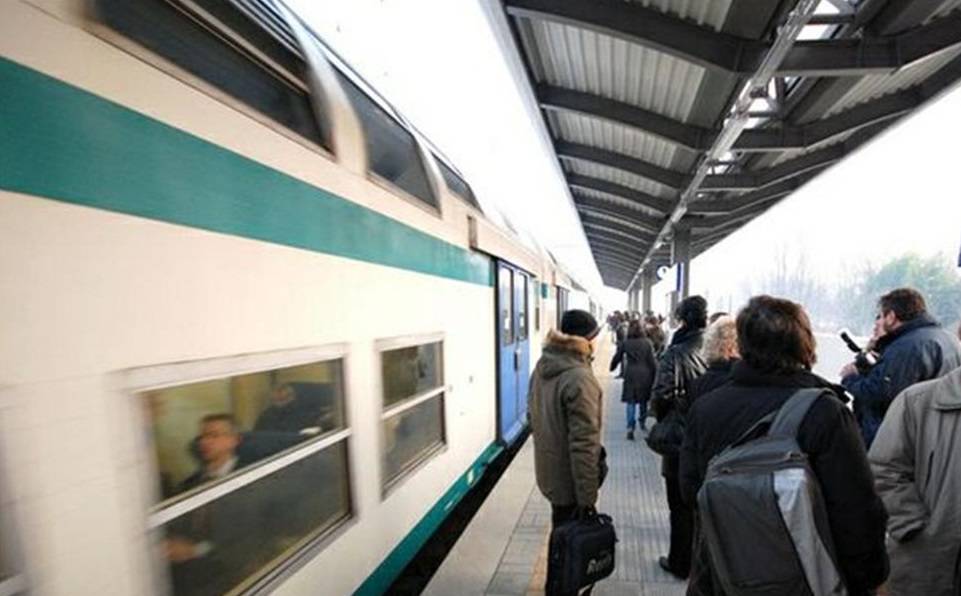 Nessuno, più di un pendolare, può capire il valore di un quarto d’ora in più su un treno