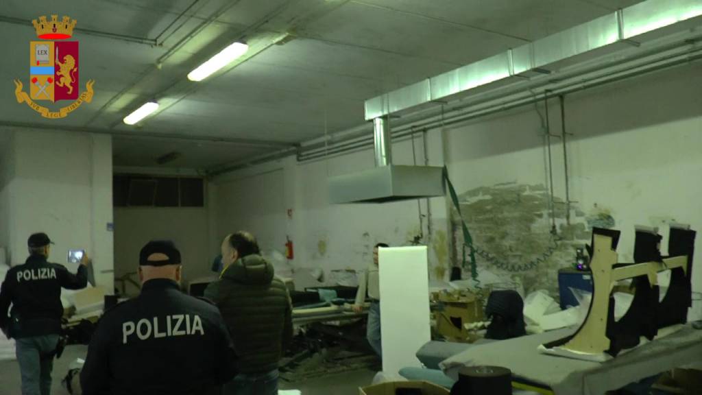 Lavoratori clandestini scoperti in fabbrica di Matera, un arresto e quattro espulsioni