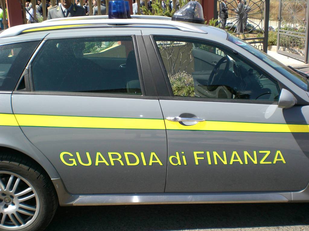 Mafia e frodi su carburanti : 45 misure cautelari disposte dalle Dda di Potenza e Lecce