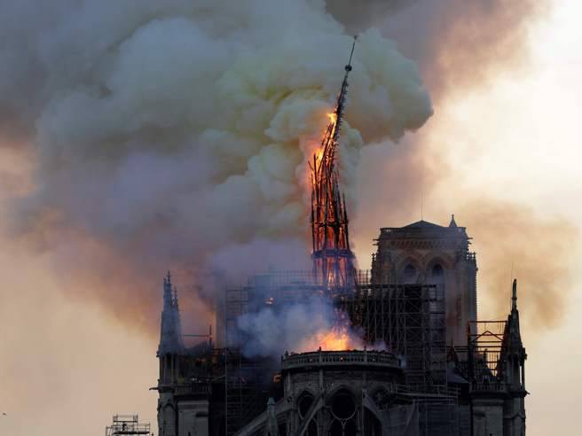 Incendio Notre Dame: Archeologi italiani a disposizione per la ricostruzione