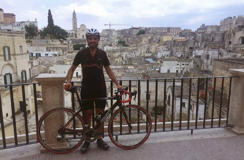 Nicola Ielpo, il ciclista lucano che unisce le capitali della cultura, fa tappa a Bologna