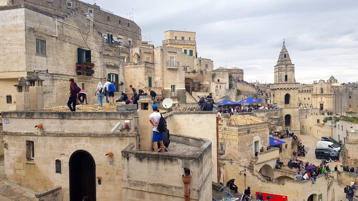 Giornalista aggredita a Matera. La solidarietà di Ordine e Assostampa